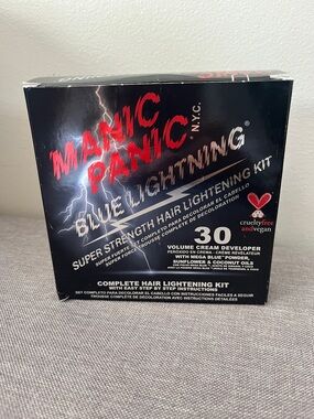 BLUE LIGHTNING 30VOL HAIR BLEACH BY MANIC PANIC